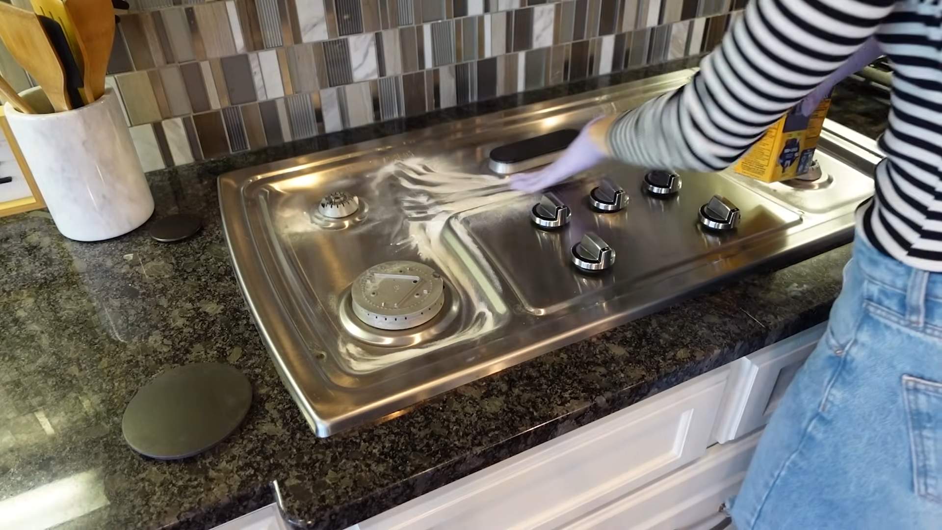 Dawn and Baking Soda Cleaner