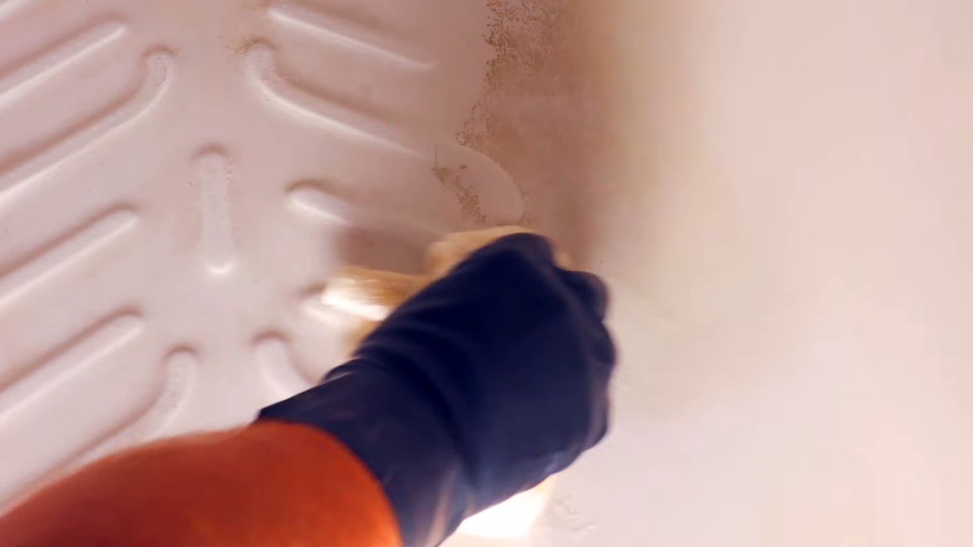 Non Toxic Bathroom Cleaner DIY