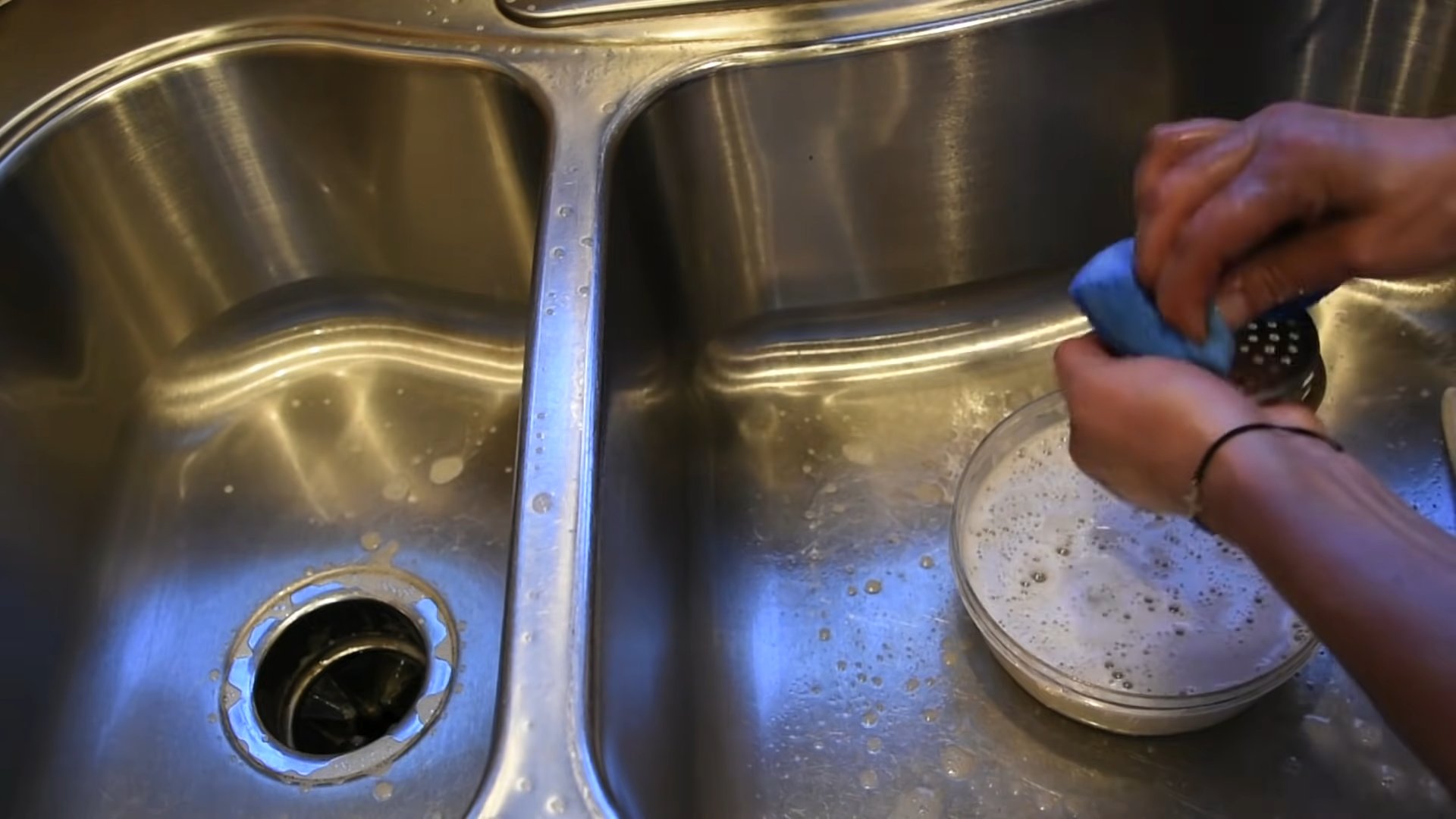 Shiny Sink Cleaning
