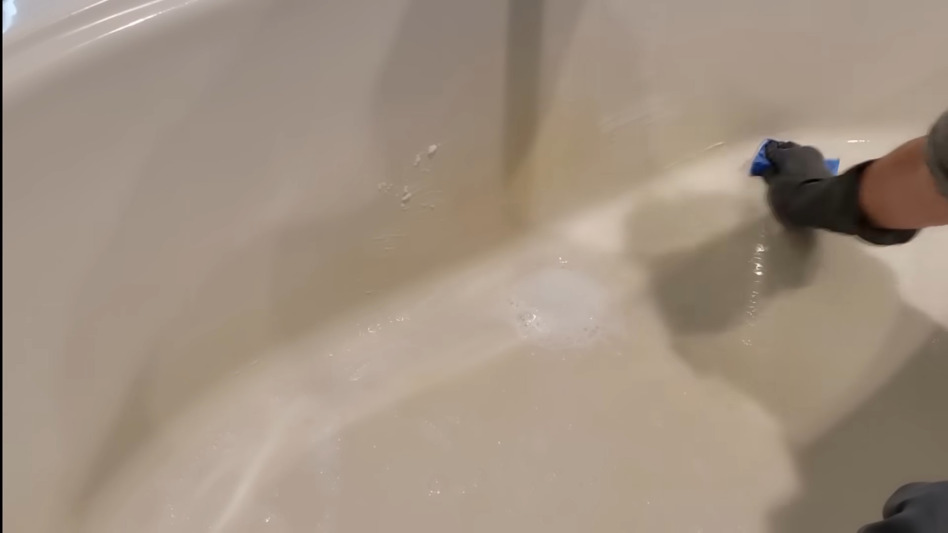 Hot vinegar bathroom tile cleaning